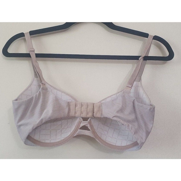 Victoria's Secret Very Sexy Push-Up Bra Size 32DD - Picture 3 of 4